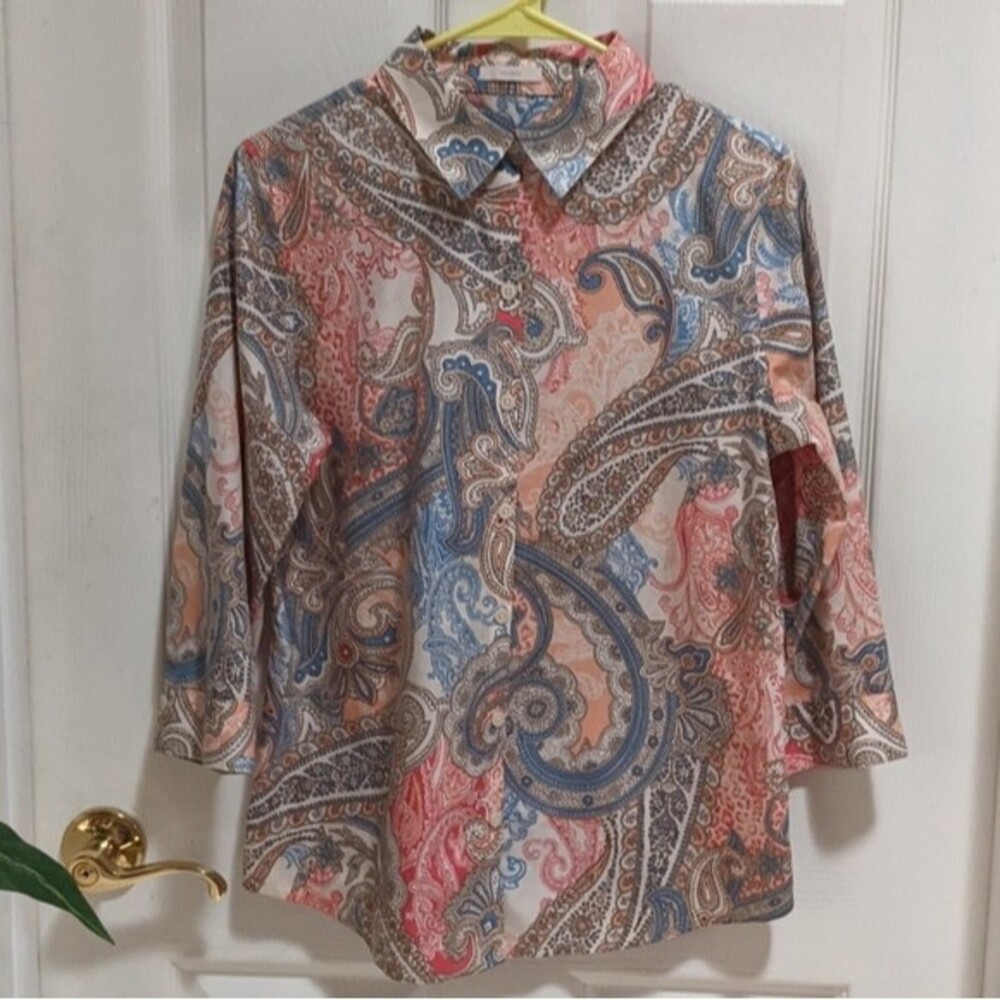 Chicos Size 0 (S/4) No Iron Women's Long Sleeve Button Down Paisly Shirt